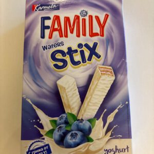 Karmela Family Wafers Stix yoghurt blueberry